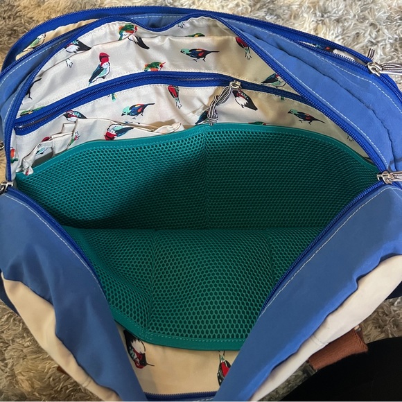 SOLD Vera Bradley go anywhere carry on bag - Picture 5 of 7